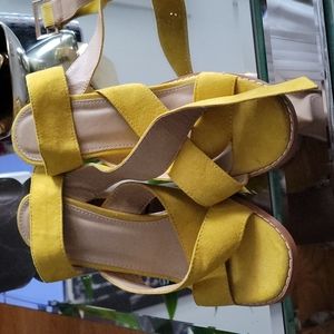 Raid Shoes yellow with chunky heel